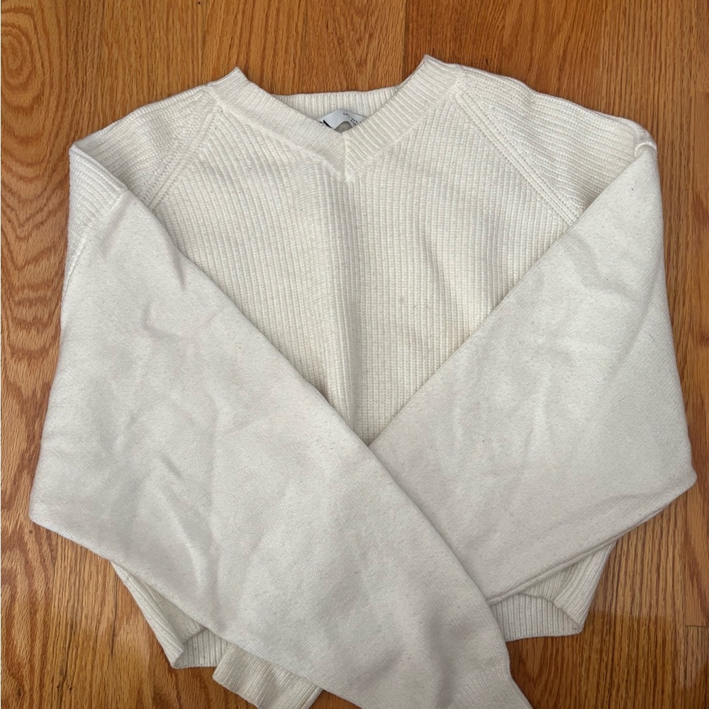 Zara white V-Neck Women's Sweater